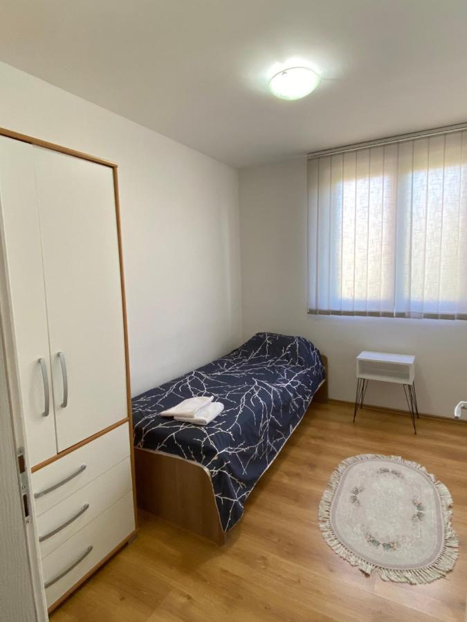 Appartement Apartman - Stan Na Dan Lenjinka à Vranje Extérieur photo